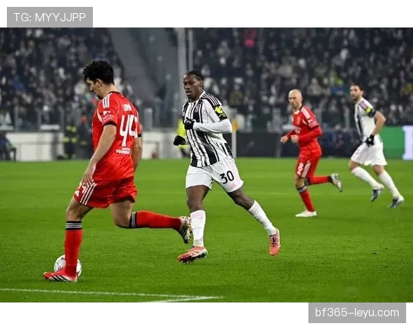 欧冠淘汰赛战火重燃,豪门对决引爆全球球迷期待 欧冠淘汰赛战火重燃,豪门对决引爆全球球迷期待