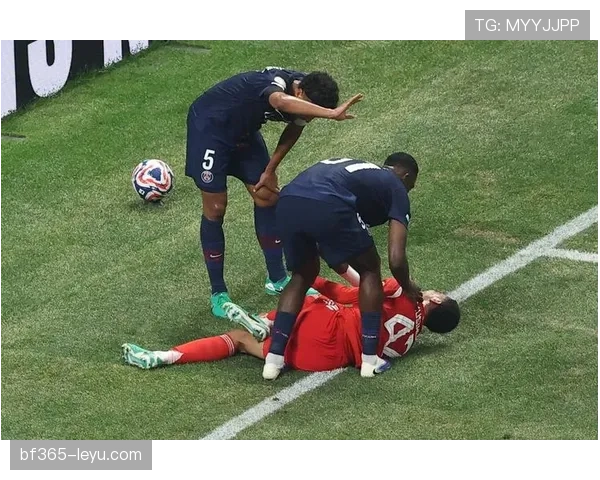 穆西亚拉展现超凡自信，关键进球助球队逆转取胜