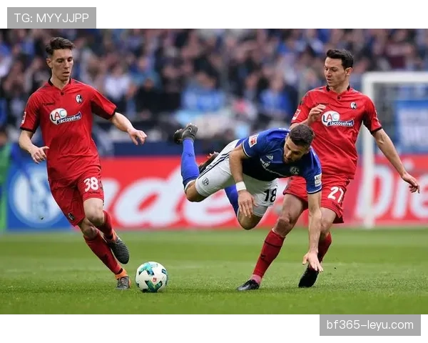 弗赖堡凭借稳健进攻套路与团队协作，彰显现代足球战术新竞争力